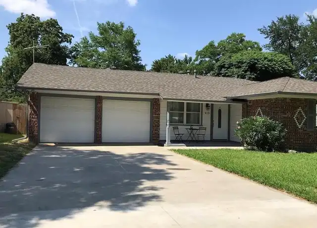 Property at 413 Darlene Ln, Arlington, TX, 76010, 3 beds, 2 baths, [object Object]