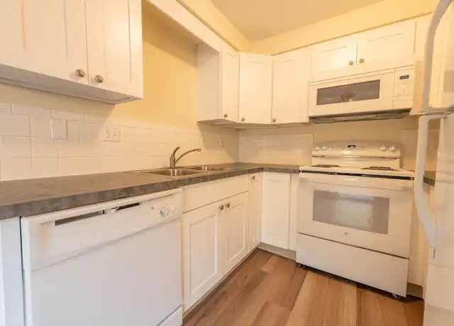 Property at 15500 SE East Ave Unit 15534, Oak Grove, OR, 97267, 2 beds, 1.5 baths, [object Object]
