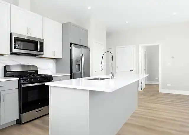 Property at 5073 N Northwest Hwy, Chicago, IL, 60630, 2 beds, 2 baths, [object Object]