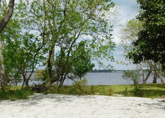 Property at 706 E Front St Unit 706B, New Bern, NC, 28560, 1 bed, 1 bath, [object Object]