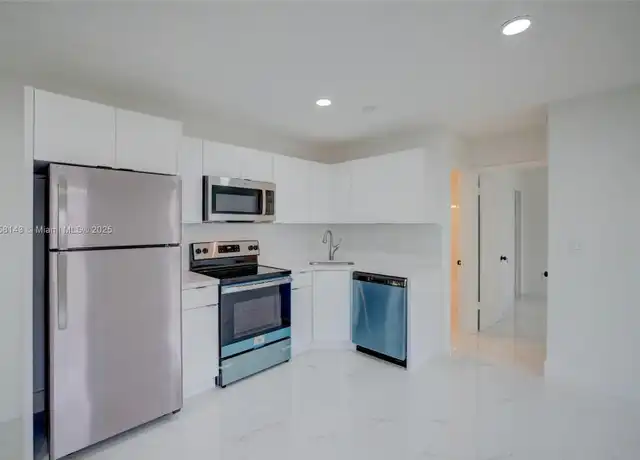 Property at 1750 NE 56th Ct Unit 5, Fort Lauderdale, FL, 33334, 1 bed, 1 bath, [object Object]