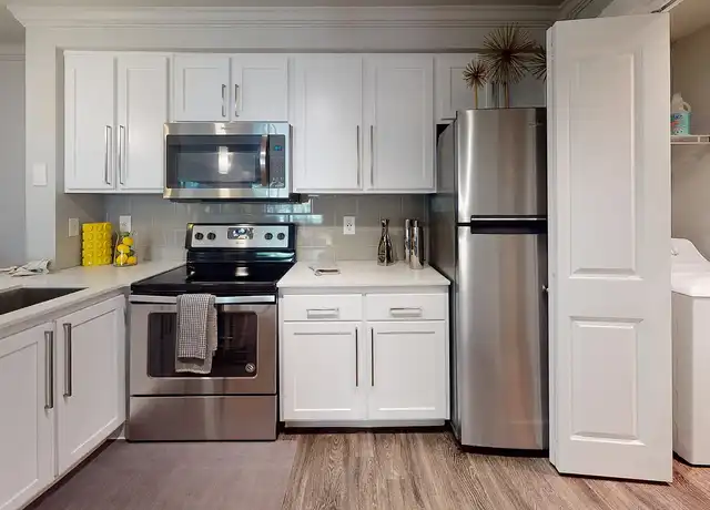 Property at Overlook at Lakemont - 5305 Lakemont Blvd SE, Bellevue, WA, 98006, 1-3 bed, 1-2 bath, [object Object]
