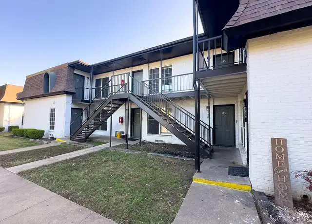 Photo of 2600 Highland Rd, Dallas, TX 75228