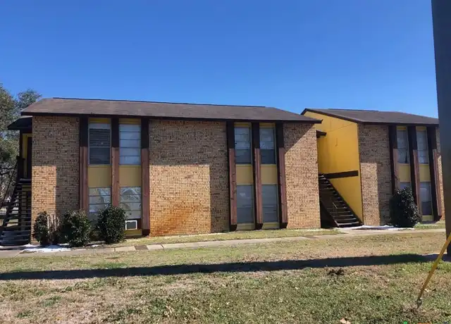 Property at 903 S Magnolia Ave, Luling, TX, 78648, 1 bed, 1 bath, [object Object]