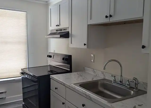 Property at 10 Village St, Willington, CT, 06279, 1 bed, 1 bath, [object Object]