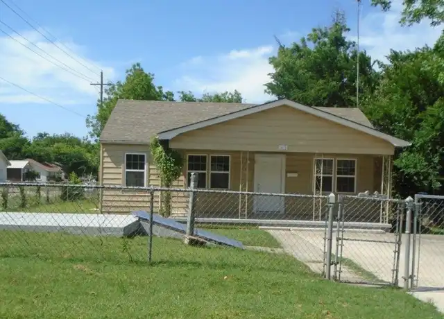 Property at 315 SW J Ave, Lawton, OK, 73501, 3 beds, 2 baths, [object Object]