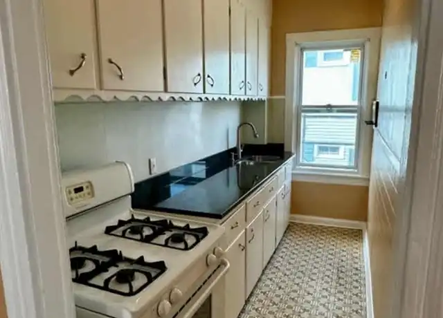 Property at 216 Tremont St Unit 2E, Fall River, MA, 02720, 2 beds, 1 bath, [object Object]