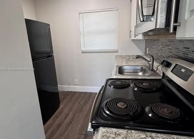 Property at 2342 N Federal Hwy #1, Hollywood, FL, 33020, 0 beds, 1 bath, [object Object]