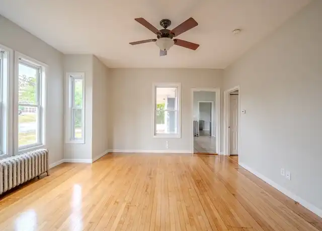 Property at 117 Stevens St Unit 117, Lowell, MA, 01851, 3 beds, 1 bath, [object Object]