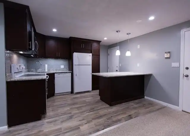 Property at 3 Hallmark Gdns #5, Burlington, MA, 01803, 1 bed, 1 bath, [object Object]