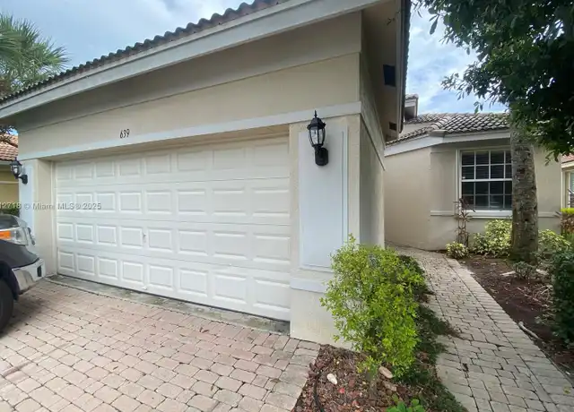 Property at 639 Stanford Ln Unit 639, Port St. Lucie, FL, 34983, 3 beds, 2 baths, [object Object]