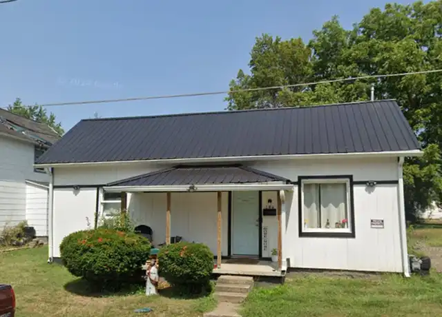 Property at 194 S Oak St, London, OH, 43140, 3 beds, 1 bath, [object Object]