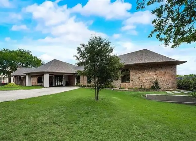 Property at 8542 Meadowbrook Dr, Fort Worth, TX, 76120, 4 beds, 4.5 baths, [object Object]