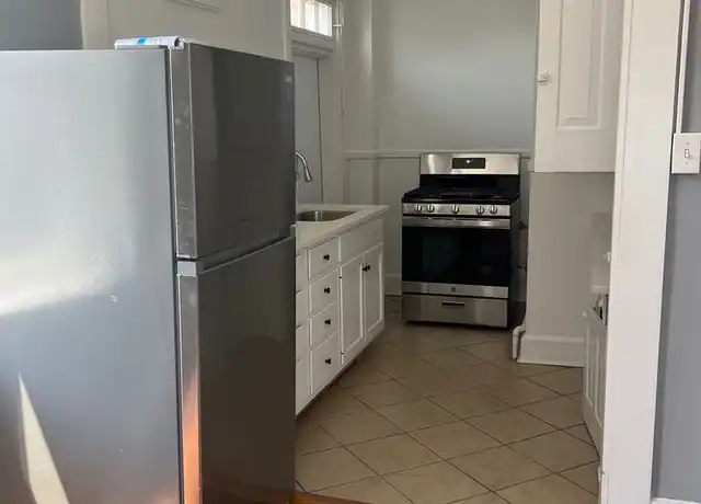 Property at 32 W High St Apt 302, Carlisle, PA, 17013, 2 beds, 1 bath, [object Object]