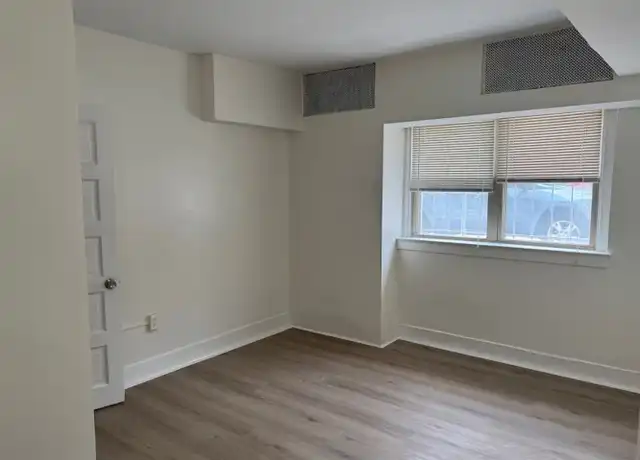 Property at 5806 Howe St Unit 5800 Howe 1, Pittsburgh, PA, 15232, 1 bed, 1 bath, [object Object]
