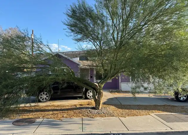 Property at 915 E Mesquite Ave, Las Vegas, NV, 89101, 3 beds, 1 bath, [object Object]