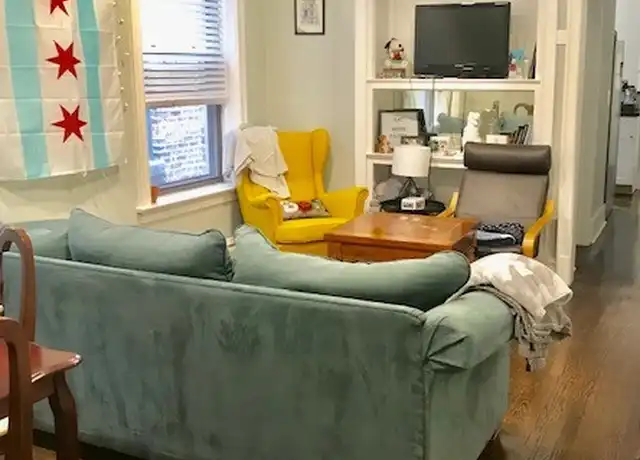 Property at 910 W Addison St Unit 2F, Chicago, IL, 60613, 3 beds, 1 bath, [object Object]