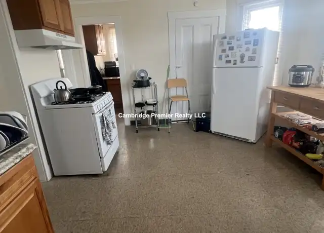 Property at 10 Warren St Unit 3, Cambridge, MA, 02141, 2 beds, 1 bath, [object Object]