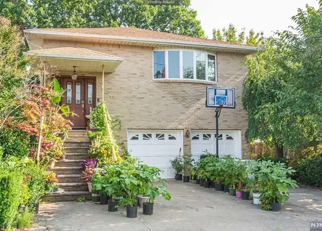 Property at 121 Frederick Ave, Hawthorne, NJ, 07506, 1 bed, 1 bath, [object Object]
