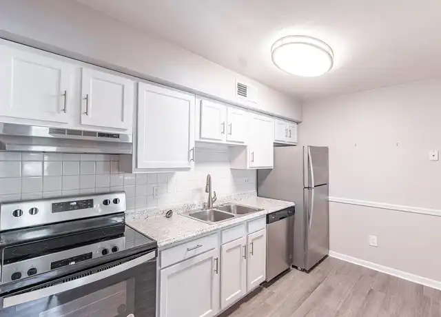 Property at Northview - 424 Yorkshire St, Salem, VA, 24153, 2 beds, 1 bath, [object Object]