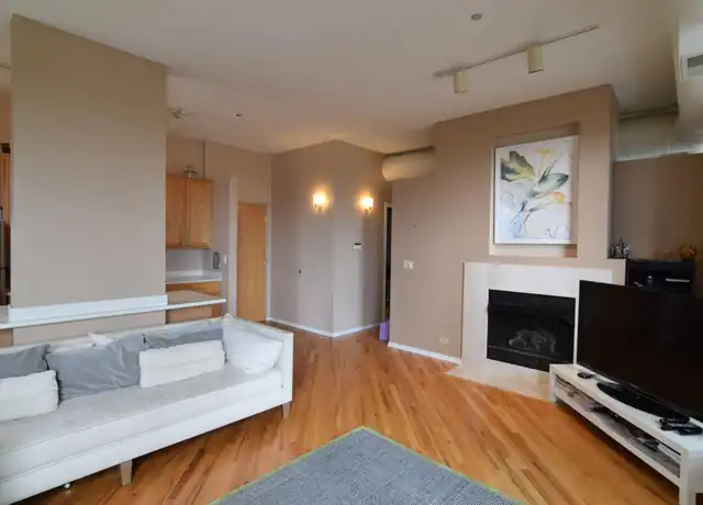Property at 910 S Michigan Ave, Chicago, IL, 60605, 2 beds, 2 baths, [object Object]
