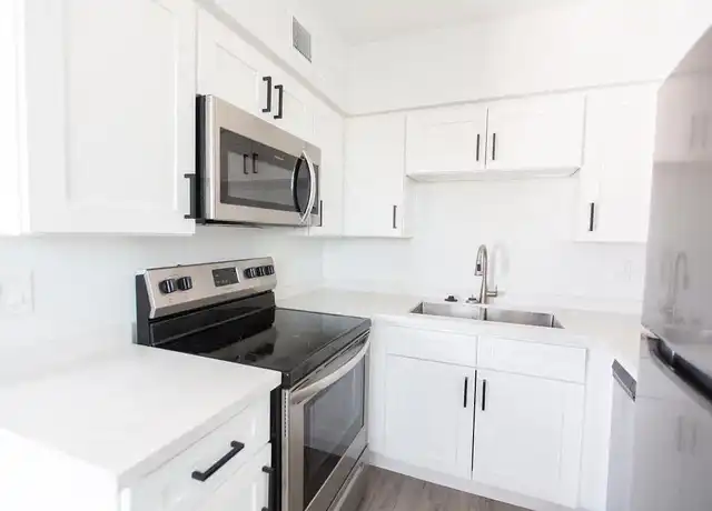 Property at Urbana at 11th - 4119 N 11th Ave, Phoenix, AZ, 85013, 2 beds, 1 bath, [object Object]
