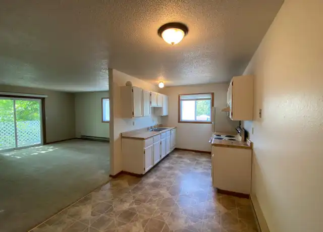 Property at 2505 Country Club Pkwy Unit 18, Moorhead, MN, 56560, 2 beds, 1 bath, [object Object]
