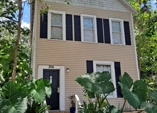 Property at 206 E Howry Ave, DeLand, FL, 32724, 1 bed, 1 bath, [object Object]