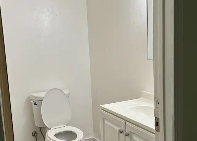 Property at 5911 Sacramento Ave, Dunsmuir, CA, 96025, 1 bed, 1 bath, [object Object]