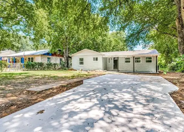 Property at 5821 Black Oak Ln, River Oaks, TX, 76114, 3 beds, 1 bath, [object Object]