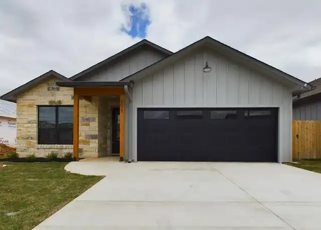 Property at 505 Mooney Ln, Fredericksburg, TX, 78624, 3 beds, 2 baths, [object Object]
