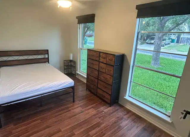 Property at 10115 Outlaw Bnd Unit 6, Converse, TX, 78109, 1 bed, 3 baths, [object Object]