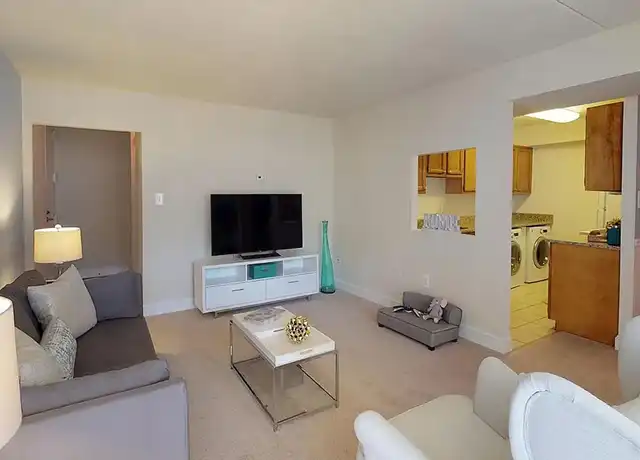 Property at Stuart Woods Apartments - 140-A Laurel Way, Herndon, VA, 20170, 2 beds, 1 bath, [object Object]