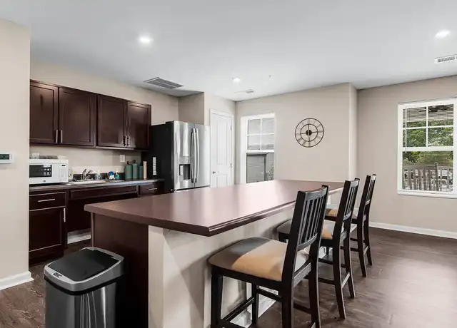 Property at Center Crossing - 105 S Center St, Hickory, NC, 28602, 1 bed, 1 bath, [object Object]