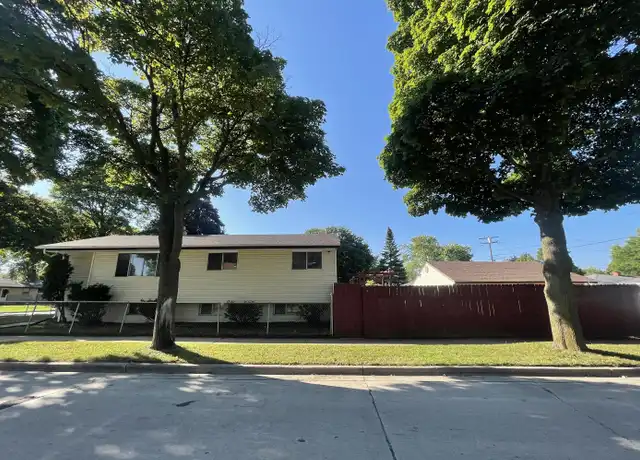 Property at 5779 N 92nd St, Milwaukee, WI, 53225, 3 beds, 1.5 baths, [object Object]