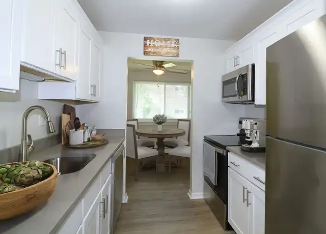 Property at Woodgate Apartments - 100 Woodgate Cir, Enfield, CT, 06082, 1 bed, 1 bath, [object Object]