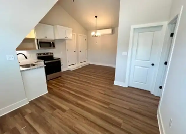 Property at 127 N Hawkstone Dr Unit B, Fayetteville, AR, 72704, 1 bed, 1 bath, [object Object]