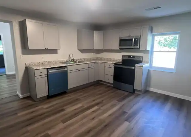 Property at 4707 Wildwood Rd, Maryville, TN, 37804, 2 beds, 2 baths, [object Object]