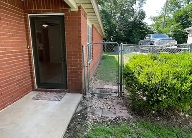 Property at 1679 N Saddlehorn Ave, Fayetteville, AR, 72703, 2 beds, 1.5 baths, [object Object]