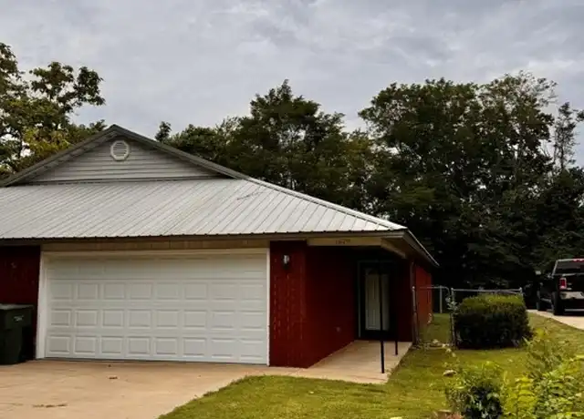 Property at 1679 N Saddlehorn Ave, Fayetteville, AR, 72703, 3 beds, 1.5 baths, [object Object]