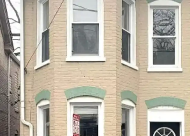 Property at 15 E Lee St, Hagerstown, MD, 21740, 2 beds, 1 bath, [object Object]