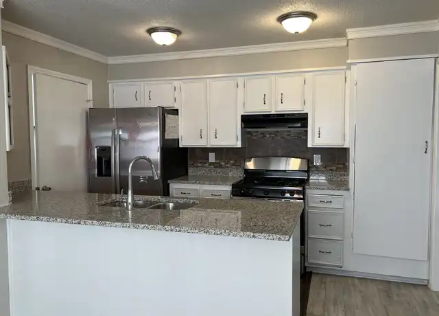 Property at 15 Kingspark Ct, Little Rock, AR, 72227, 4 beds, 2 baths, [object Object]