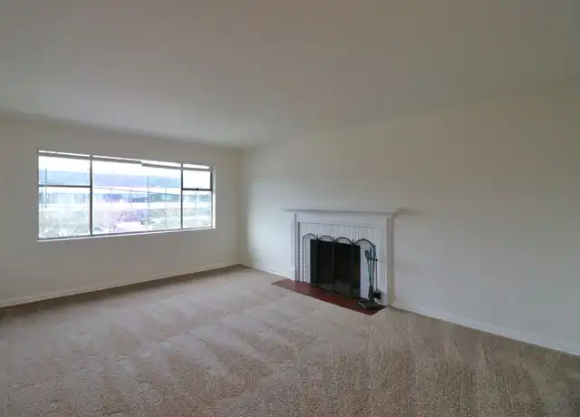 Property at 4050 Delridge Way SW Unit 2, Seattle, WA, 98106, 2 beds, 1 bath, [object Object]