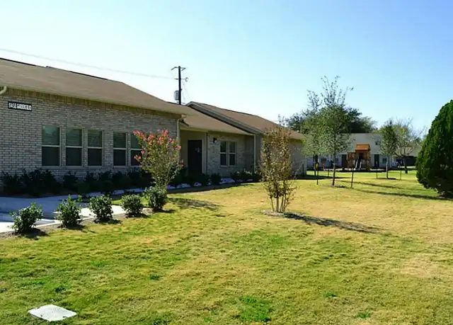 Property at 514 SE Gardens Blvd, Burleson, TX, 76028, 1 bed, 1 bath, [object Object]