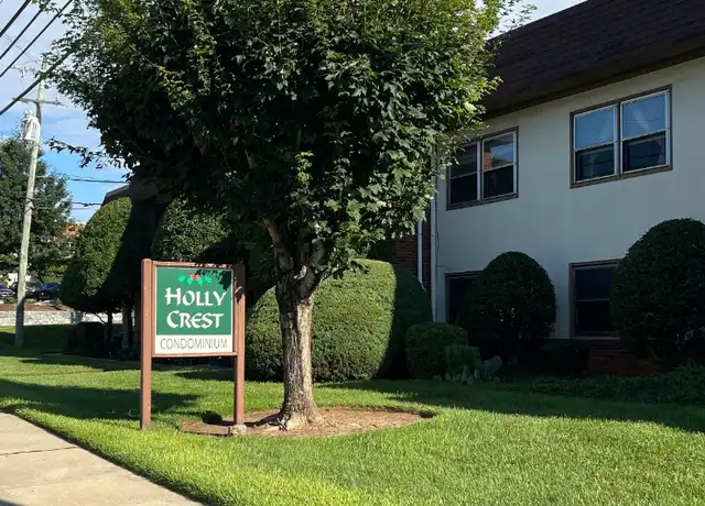 Property at 427 6th Ave W Unit B, Hendersonville, NC, 28739, 2 beds, 1.5 baths, [object Object]
