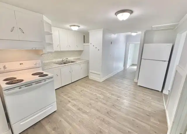 Property at 1294 US Route 1, Freeport, ME, 04032, 2 beds, 1 bath, [object Object]
