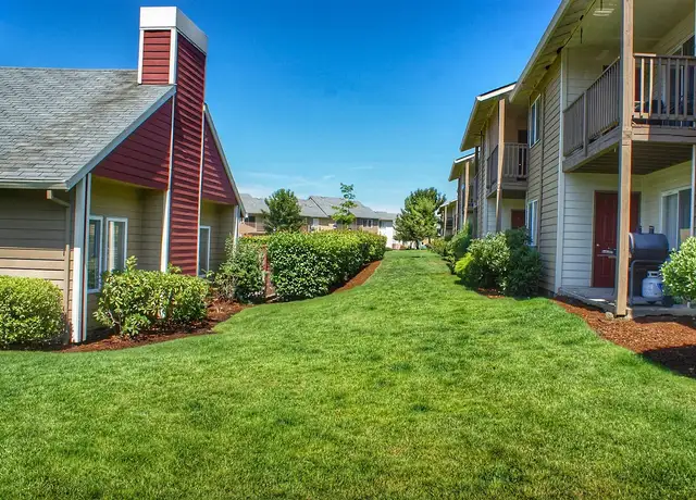 Photo of 1305 NE 105th Way, Hillsboro, OR 97006