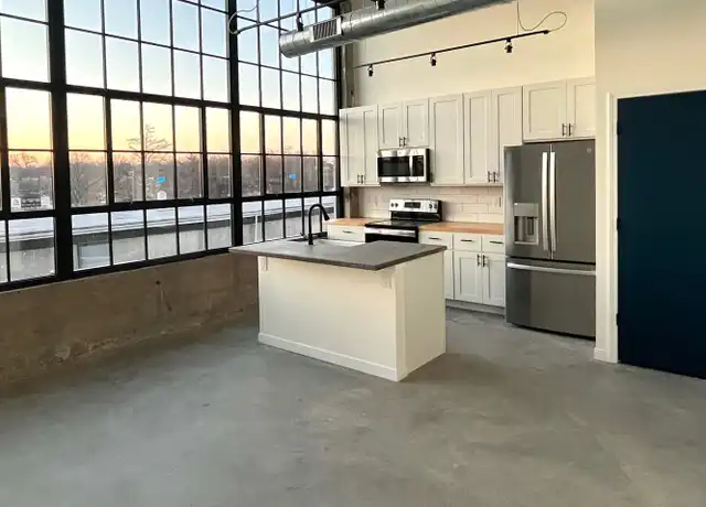 Property at 2327 Texas Ave Unit 211, St. Louis, MO, 63104, 3 beds, 2 baths, [object Object]
