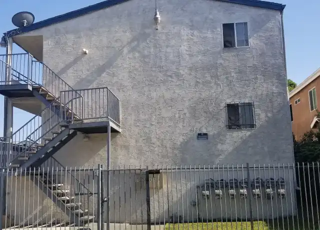 Property at 3120 W 71st St Unit 5, Los Angeles, CA, 90043, 2 beds, 1 bath, [object Object]