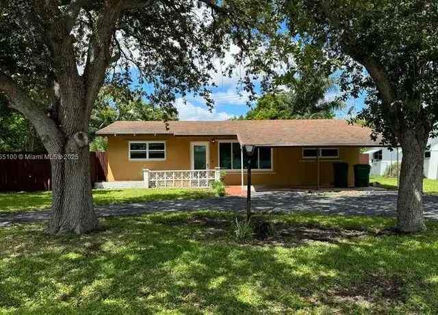 Property at 4449 SW 35th Ave, Fort Lauderdale, FL, 33312, 3 beds, 2 baths, [object Object]